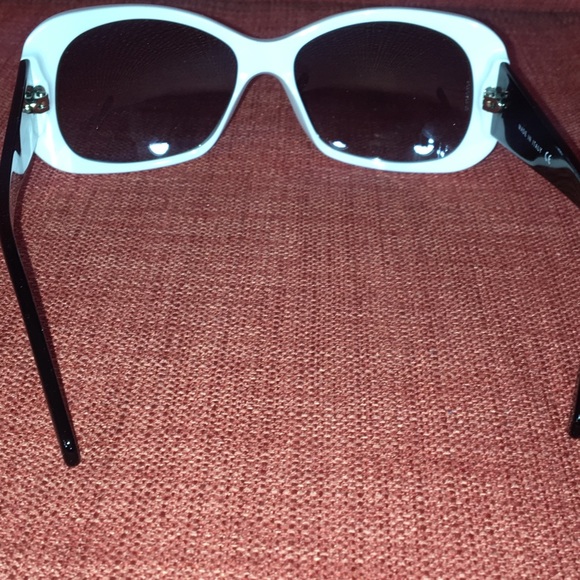 Authentic Chanel glasses - Picture 8 of 8